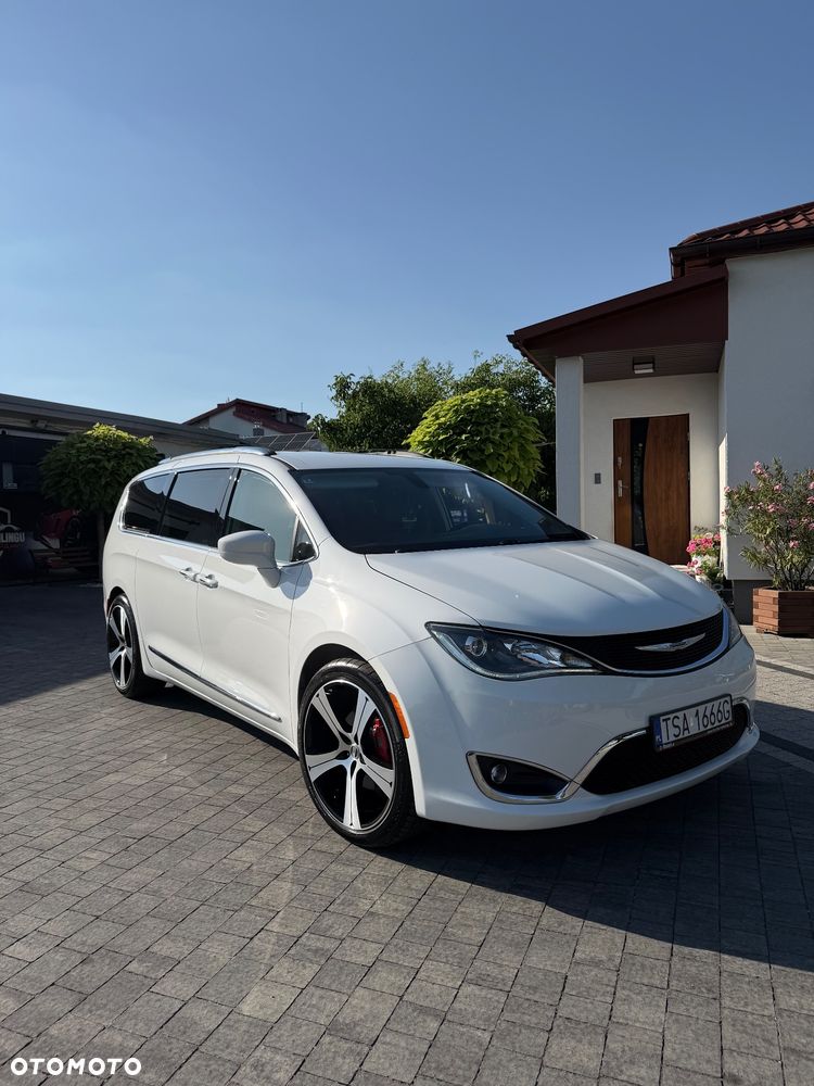 Chrysler Pacifica - 6