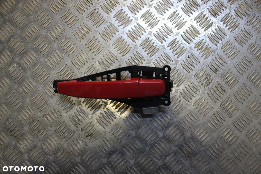 KLAMKA DRZWI PRAWY PRZÓD Z547 OPEL CORSA D