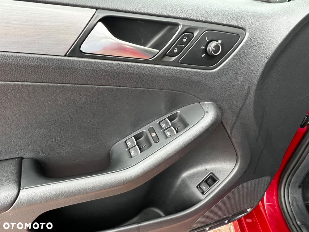 Volkswagen Jetta 2.0 TDI BlueMotion Technologie - 18