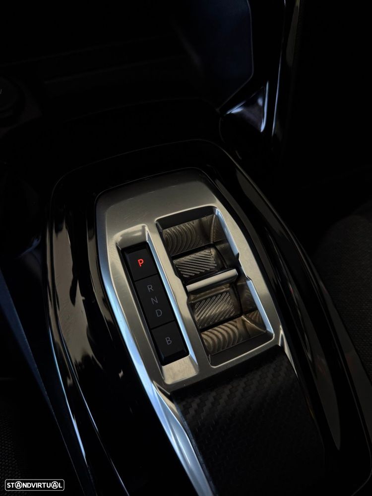 Peugeot e-2008 50 kWh Active - 19
