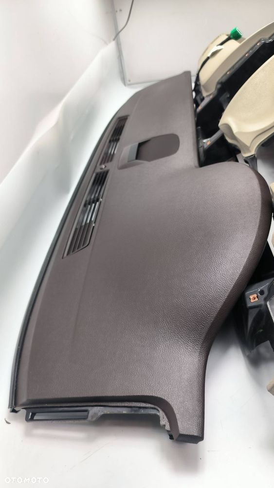 DESKA KOKPIT CADILLAC DTS - 5