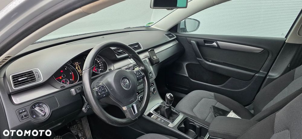 Volkswagen Passat 2.0 TDI Comfortline - 7