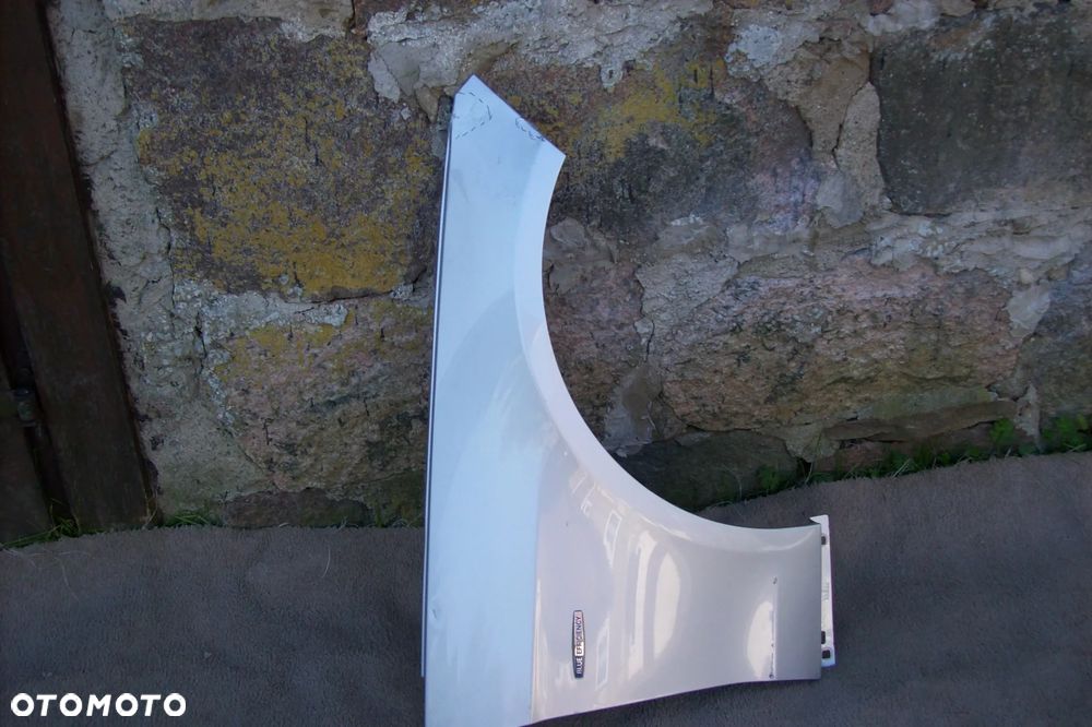 BŁOTNIK PRZEDNI PRAWY MERCEDES W 212 - 1