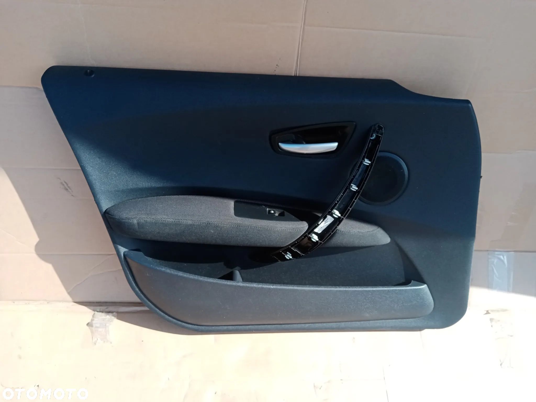 Boczek tapicerka lewy przód BMW 1 E87 - 1
