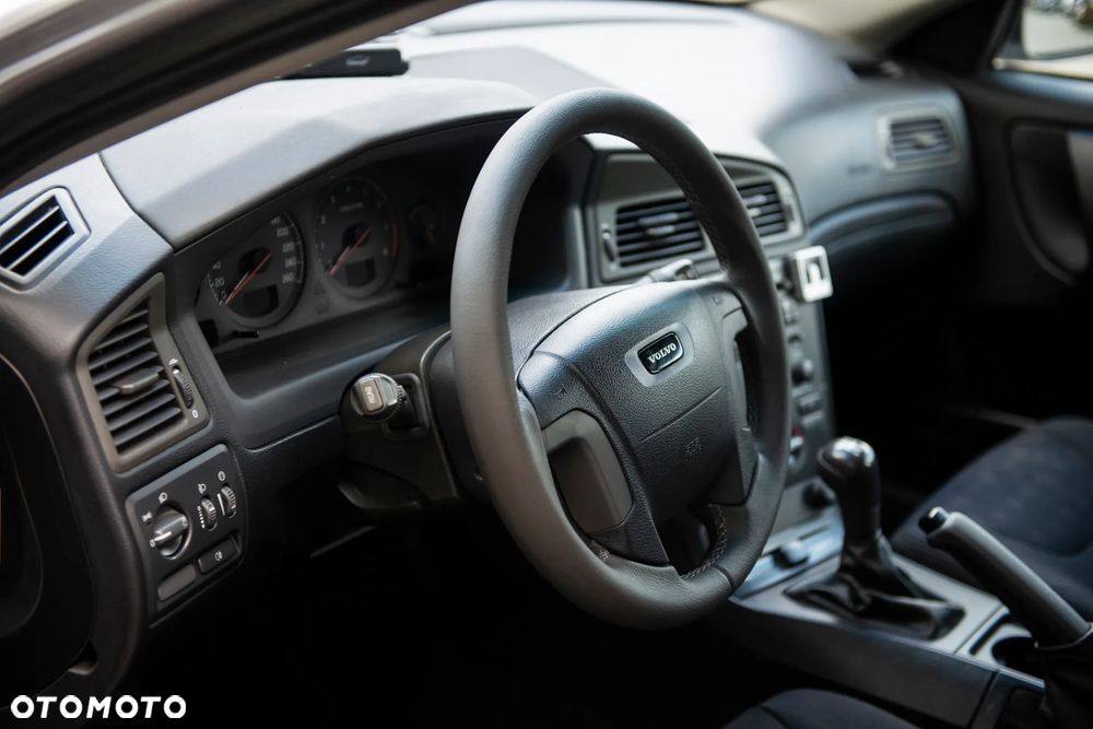 Volvo V70 2.4 Optima - 17