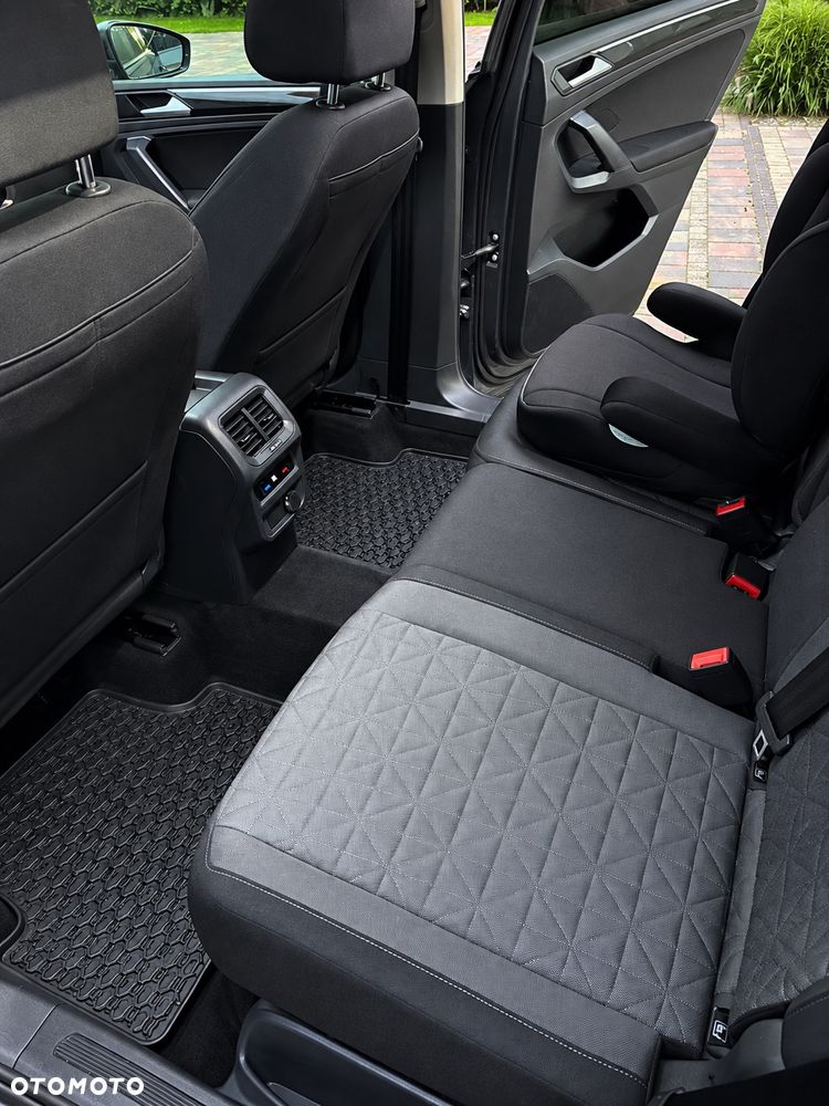 Volkswagen Tiguan - 12