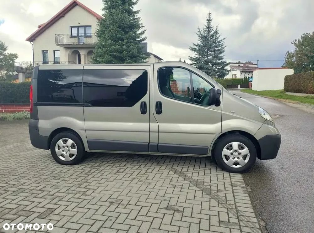Opel Vivaro - 1