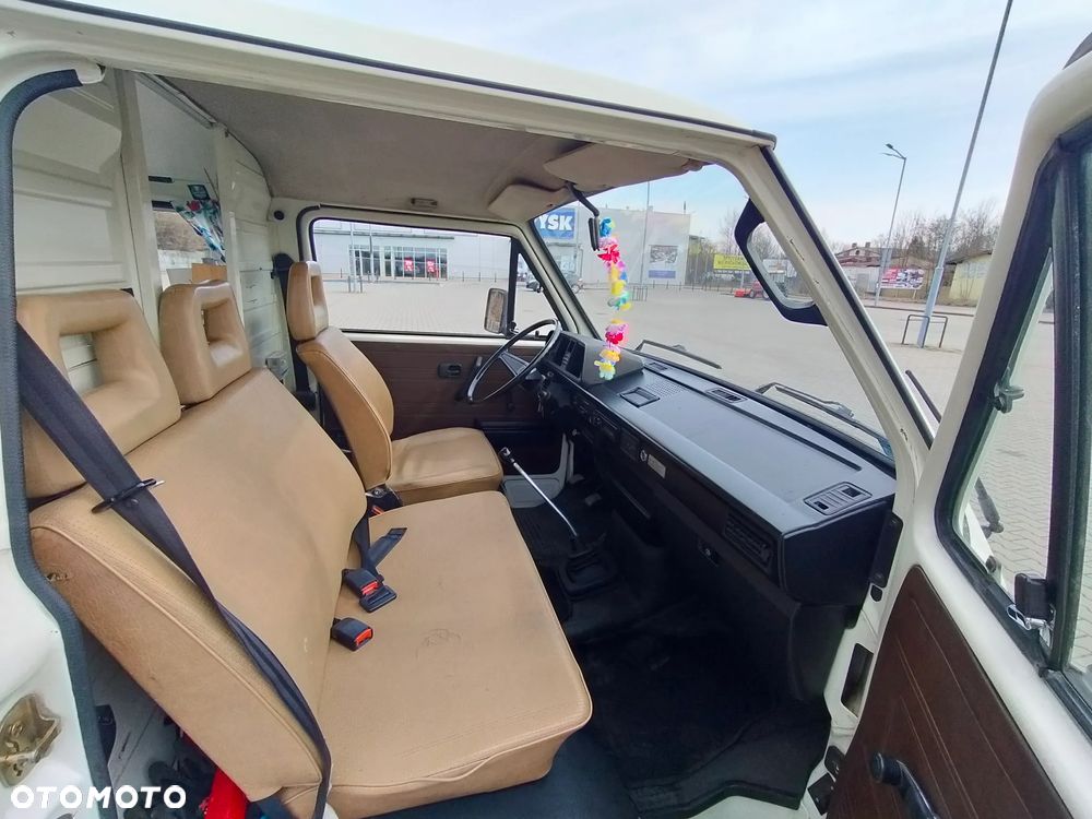 Volkswagen Transporter - 18