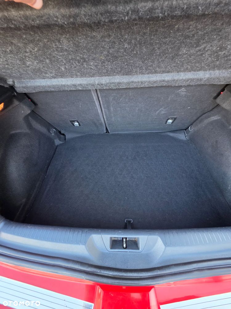 Renault Megane TCe 140 GPF LIMITED - 27