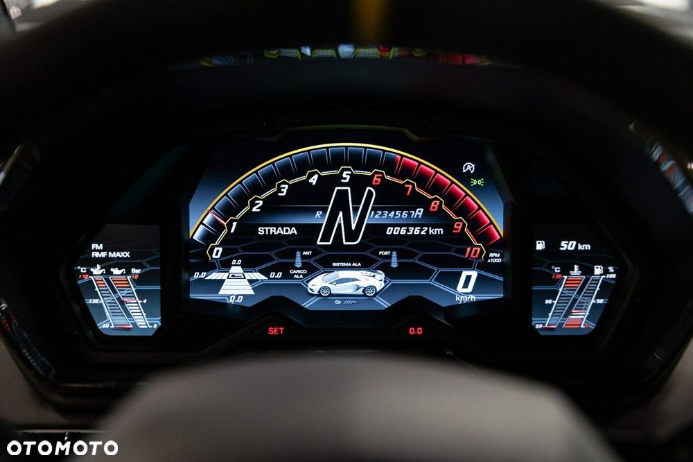 Lamborghini Aventador - 41
