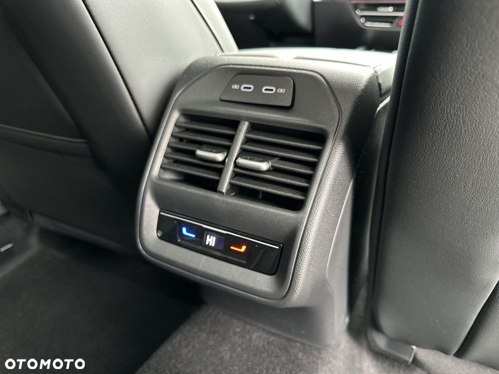 Volkswagen Passat - 34