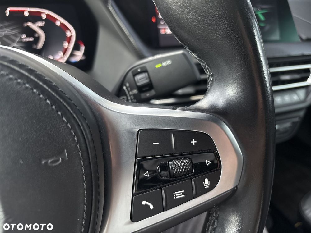 BMW Seria 2 220i - 11