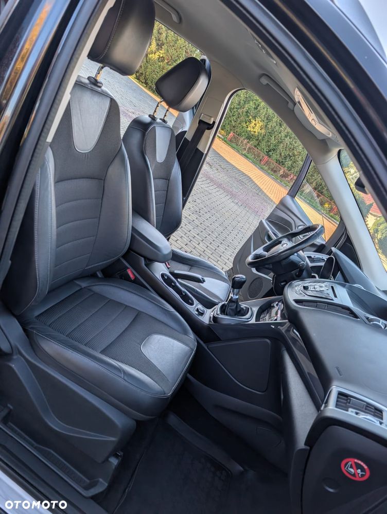 Ford Kuga 2.0 TDCi 4WD Trend - 33