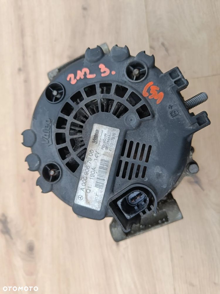 MERCEDES W204 W207 W212 2.2 CDI OM 651 ALTERNATOR A0009067900 - 1