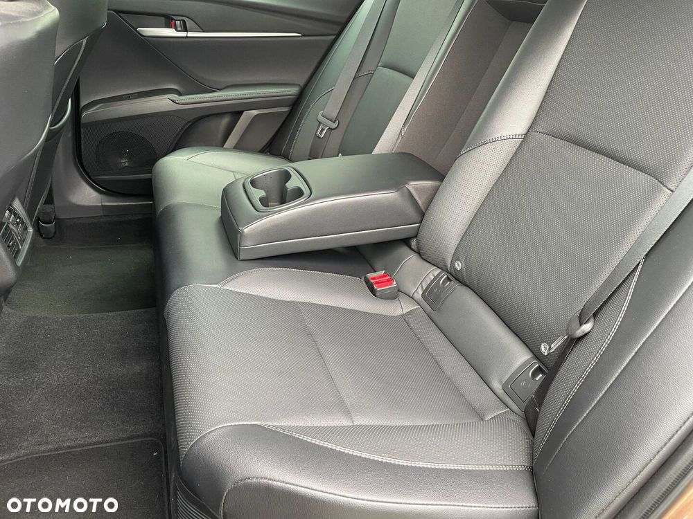 Toyota Camry - 14