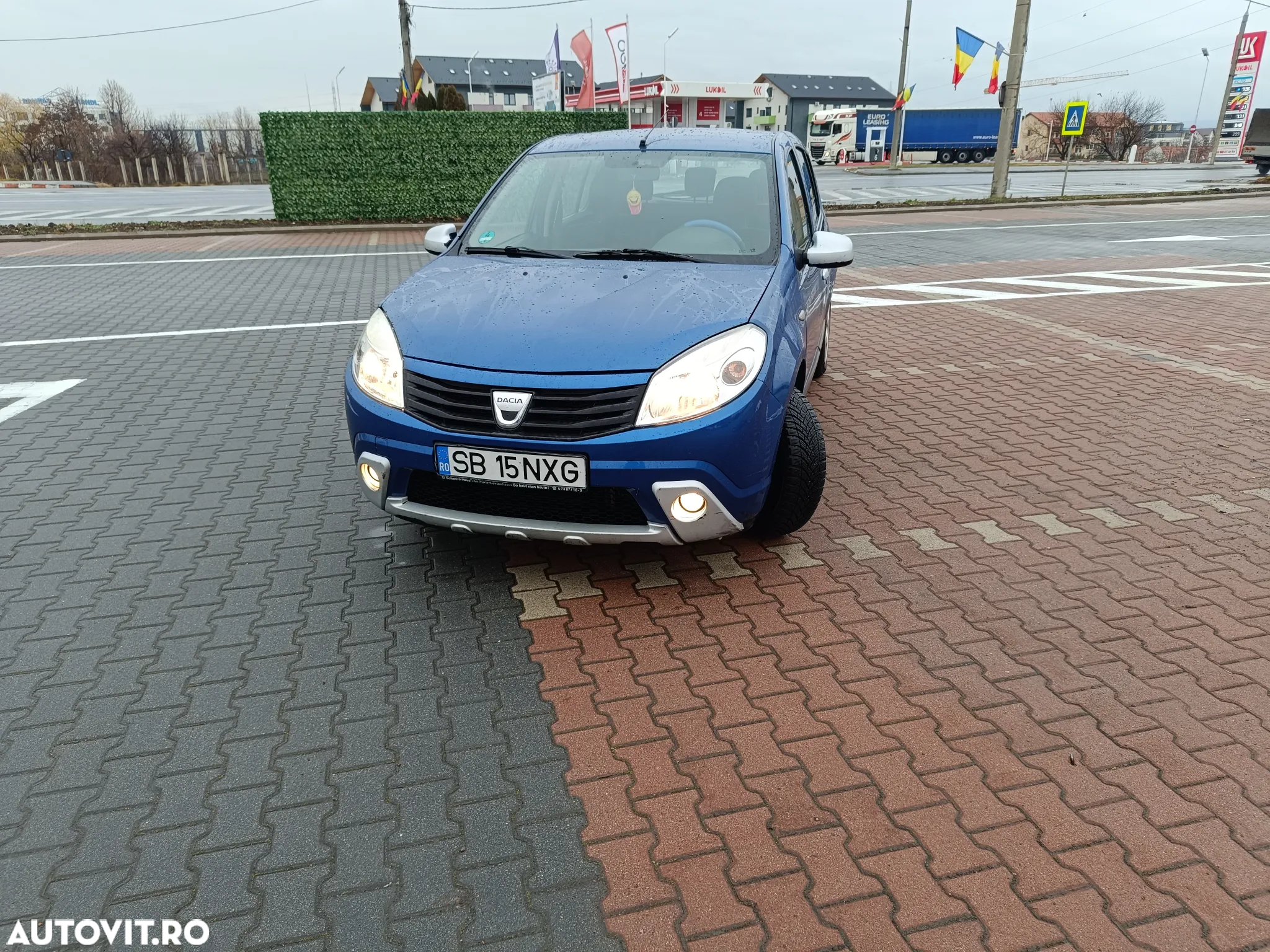 Dacia Sandero - 8