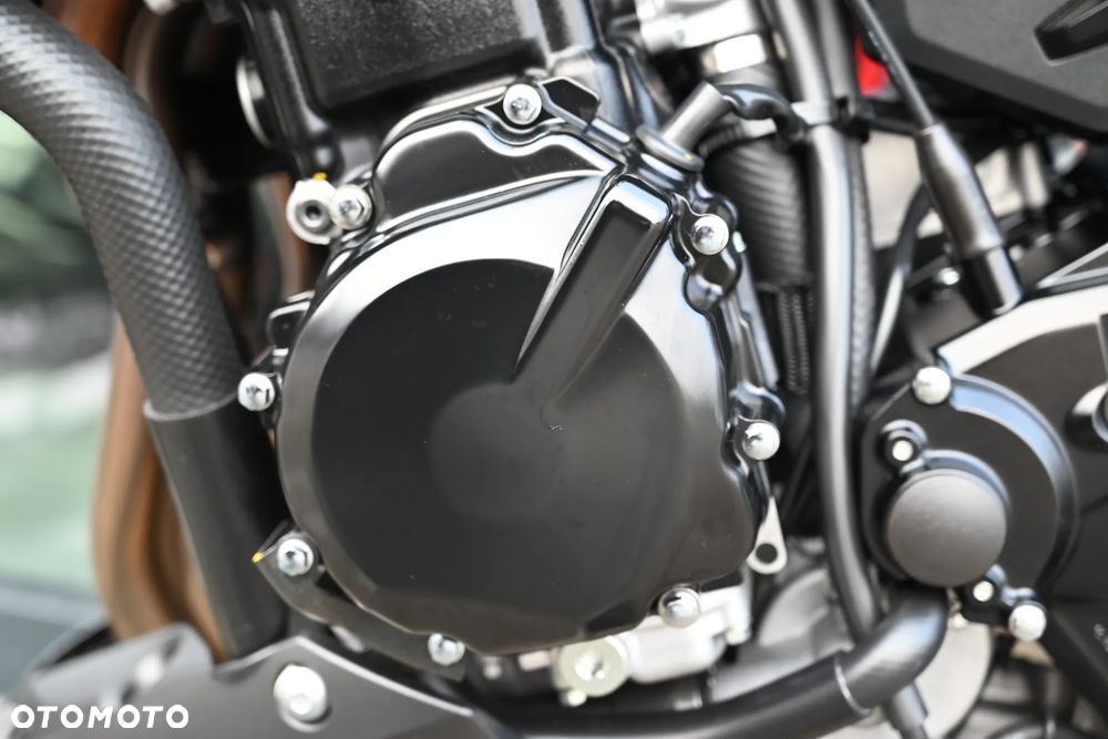 Suzuki GSX - 38