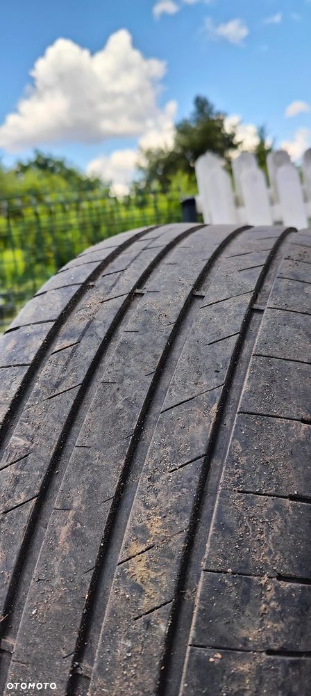 Opony Goodyear 235 50 18 - 1