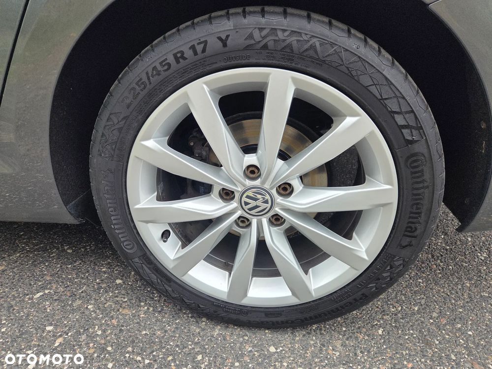 Volkswagen Golf 2.0 TDI SCR Highline - 10
