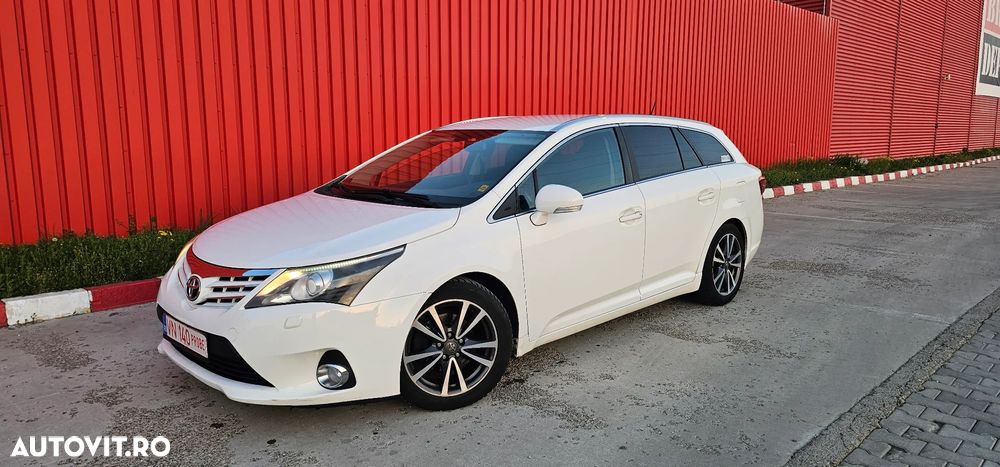 Toyota Avensis 2.0 D-4D Executive - 1