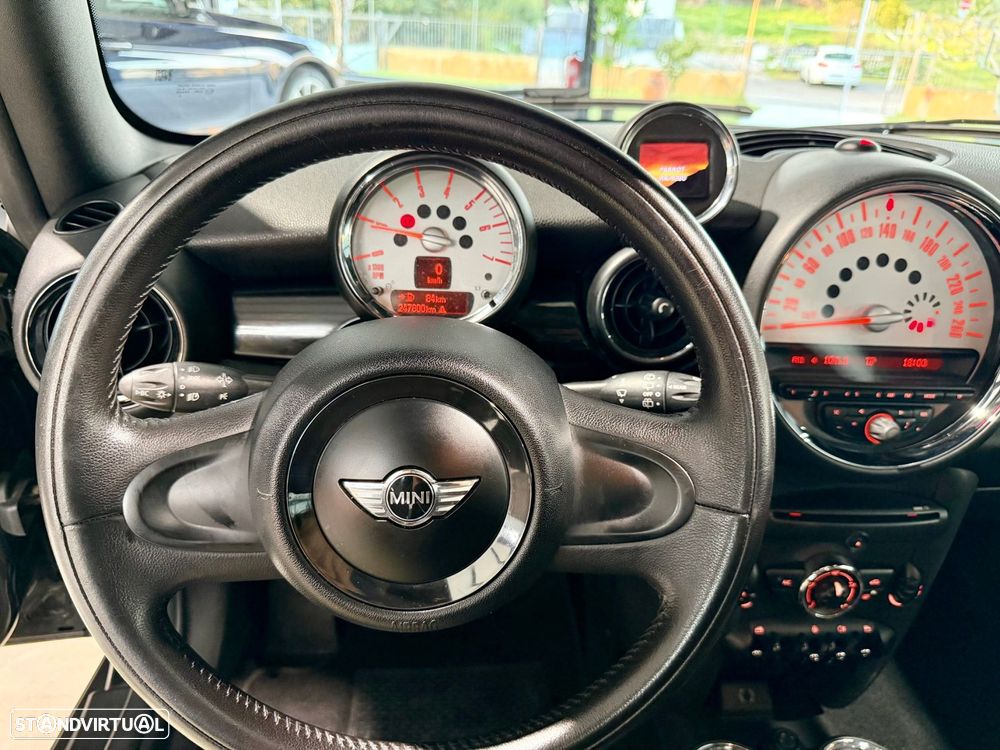 MINI 3 Portas Cooper D - 25