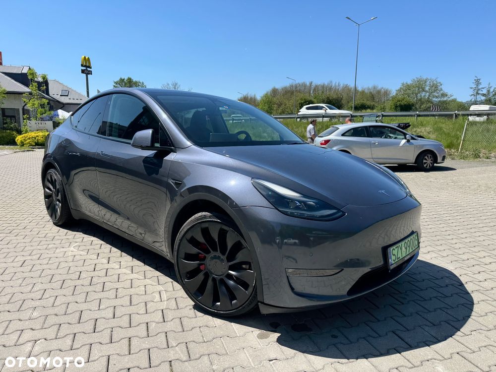 Tesla Model Y Performance Dual Motor AWD - 1