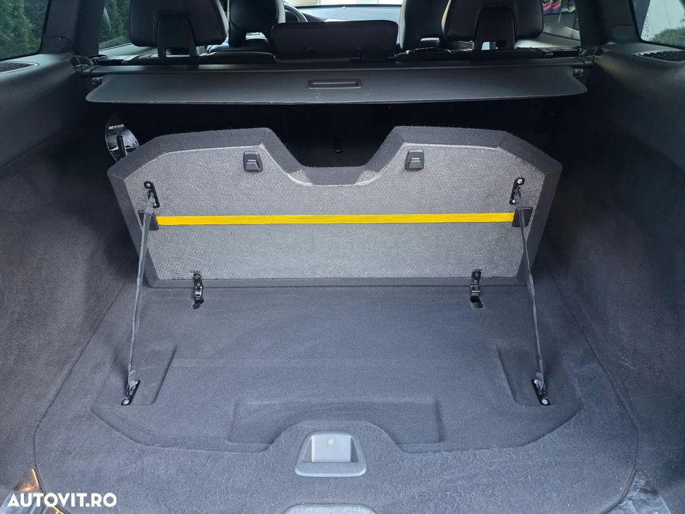 Volvo XC 60 D5AWD R-Design - 19