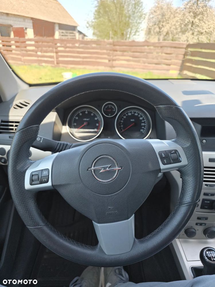 Opel Astra 1.6 - 9