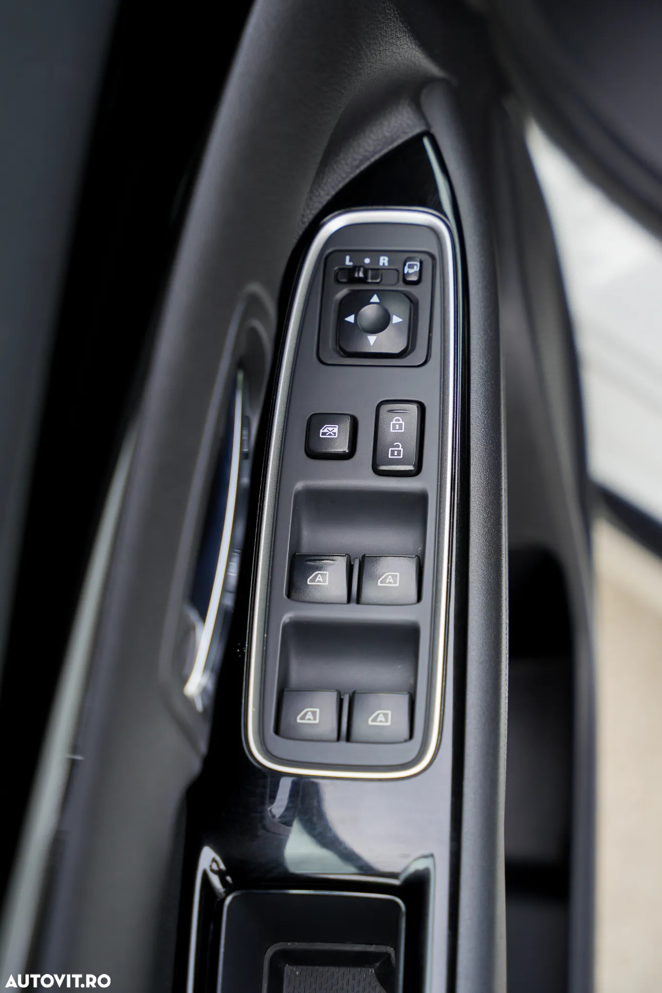 Mitsubishi Outlander PHEV 2.4 L 4X4 Invite - 16