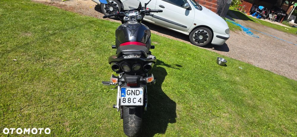 Suzuki GSR - 4