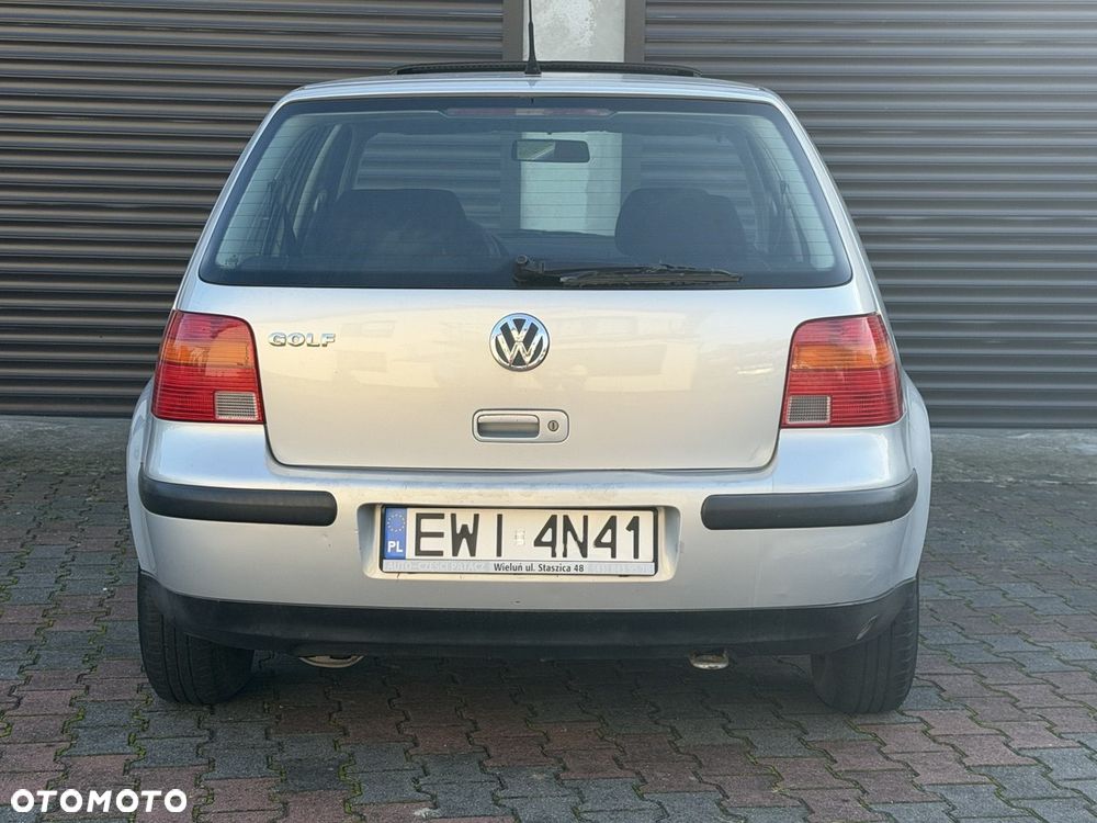 Volkswagen Golf - 11