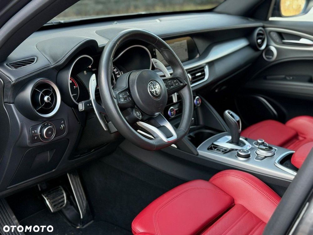 Alfa Romeo Stelvio 2.0 Turbo 16V AT8-Q4 Super - 16