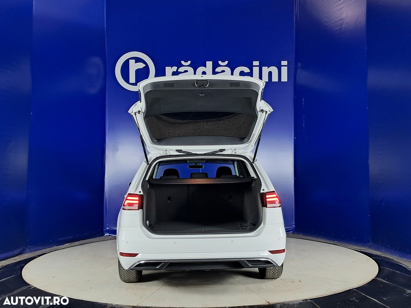 Volkswagen Golf - 20