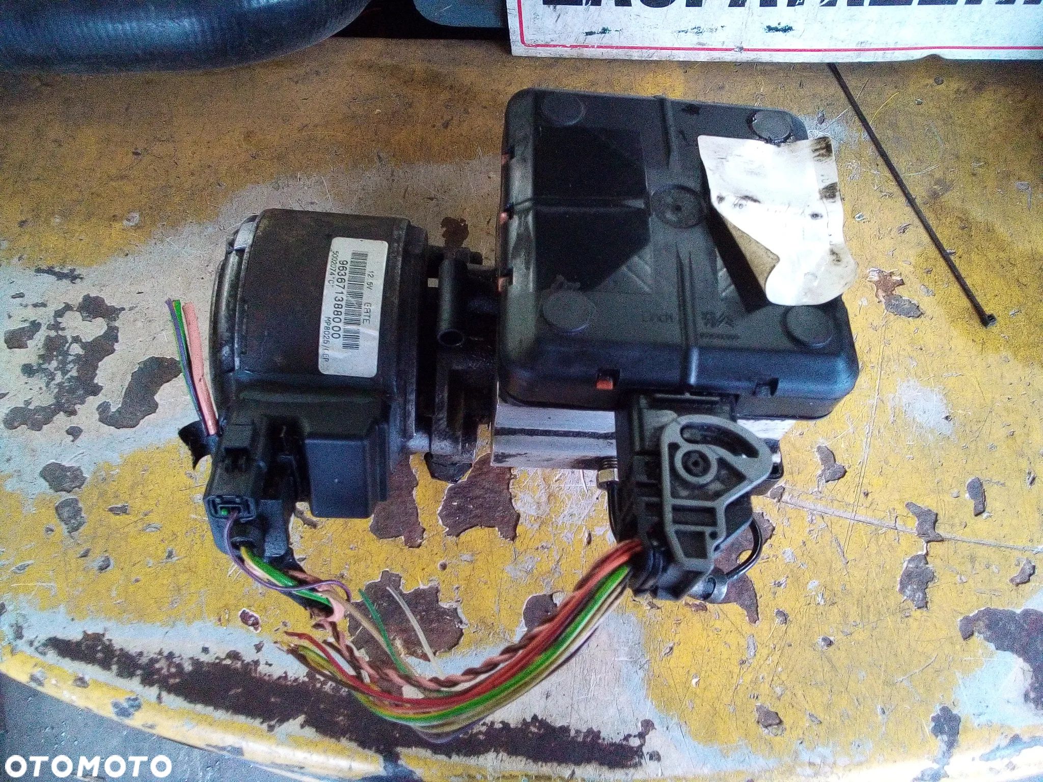 * POMPA HYDRAULICZNA ZAWIESZENIA CITROEN C5 III X7 963671388000 * - 1