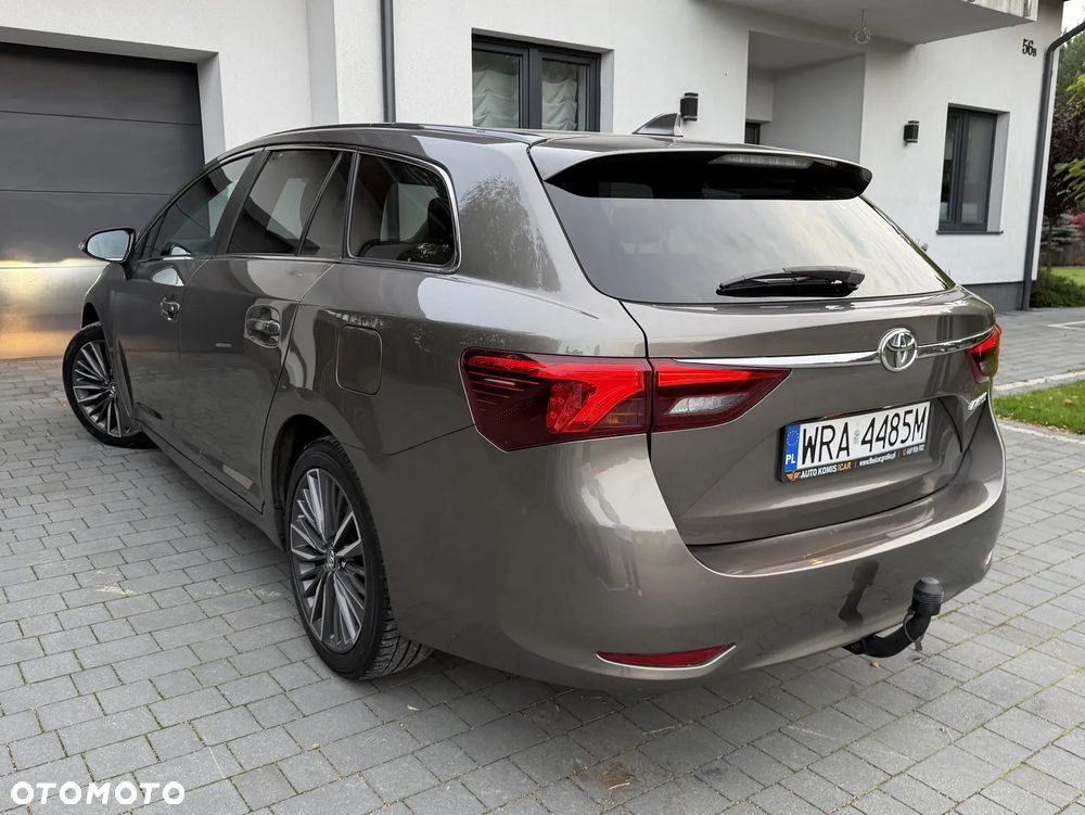 Toyota Avensis Touring Sports 1.8 Executive - 22