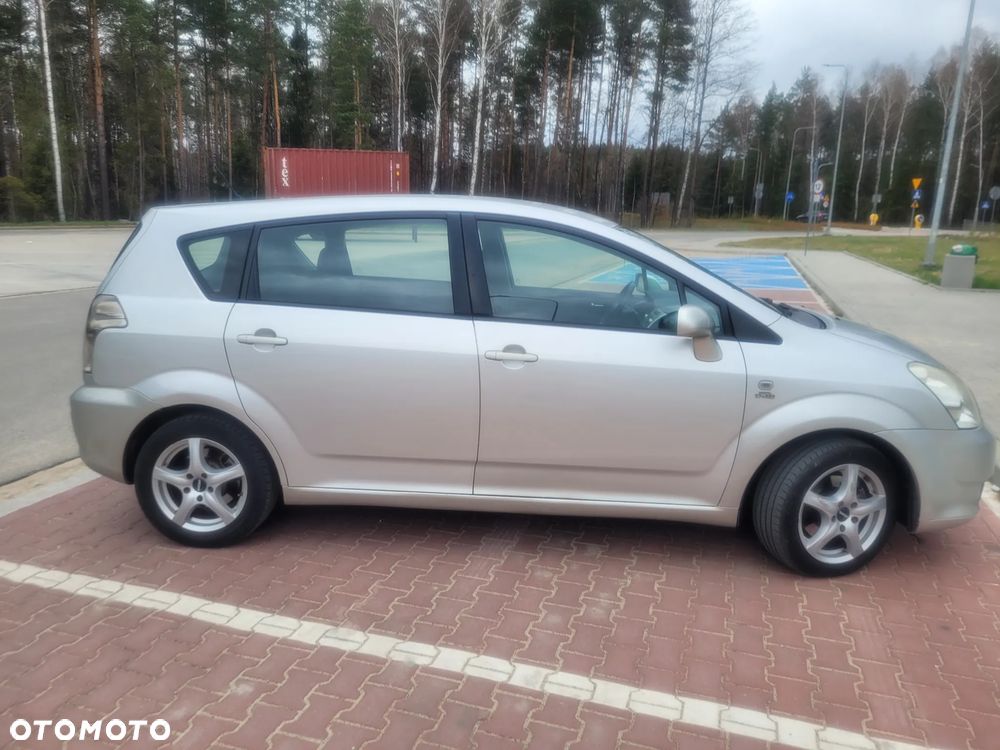 Toyota Corolla Verso 2.0 D-4D - 10