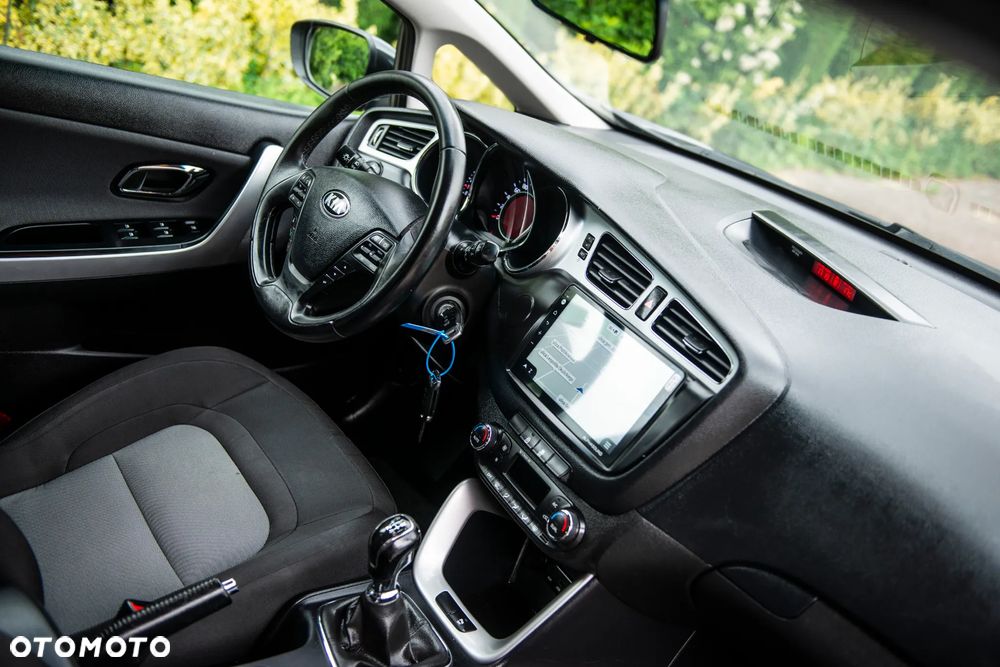 Kia Ceed 1.6 GDI ISG Vision - 39
