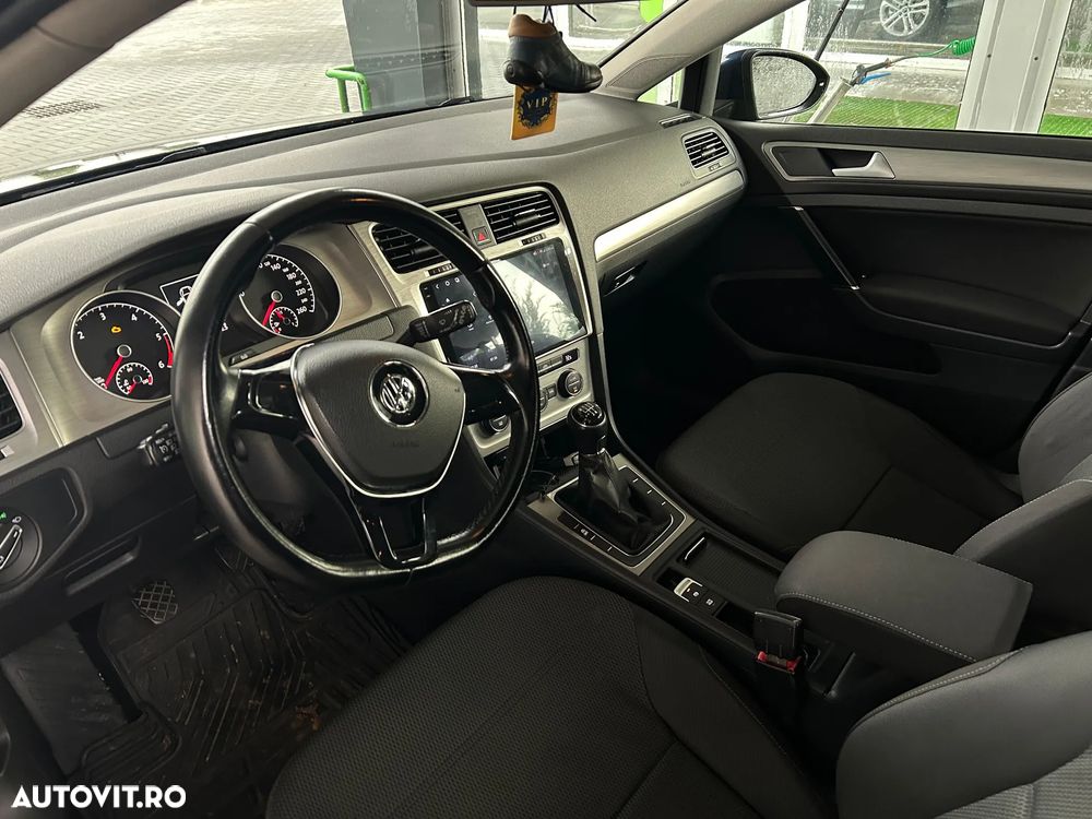 Volkswagen Golf 1.6 TDI DPF BlueMotion Technology Comfortline - 27