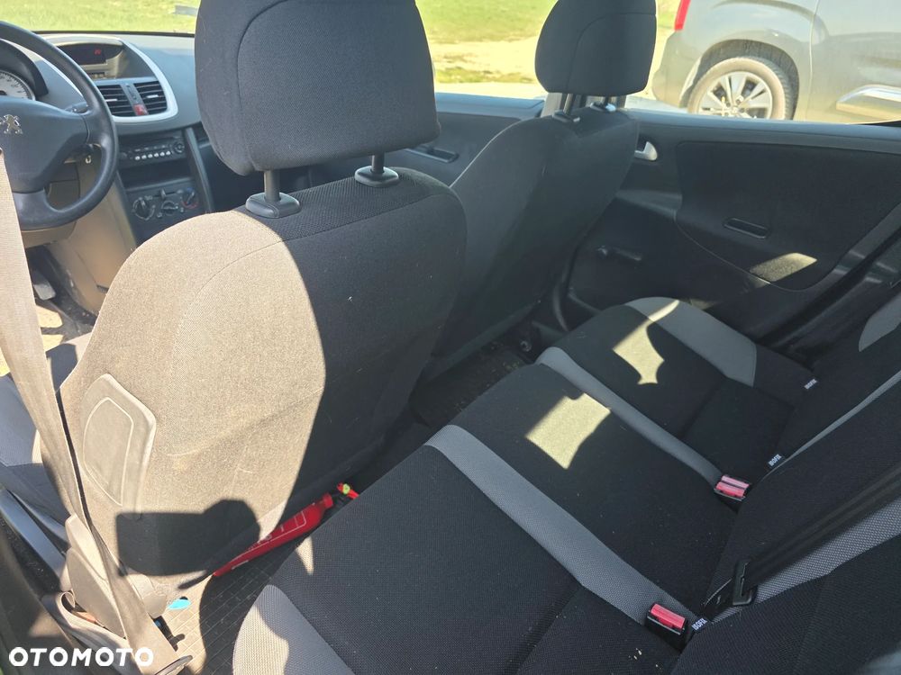 Peugeot 207 1.4 16V Presence - 14