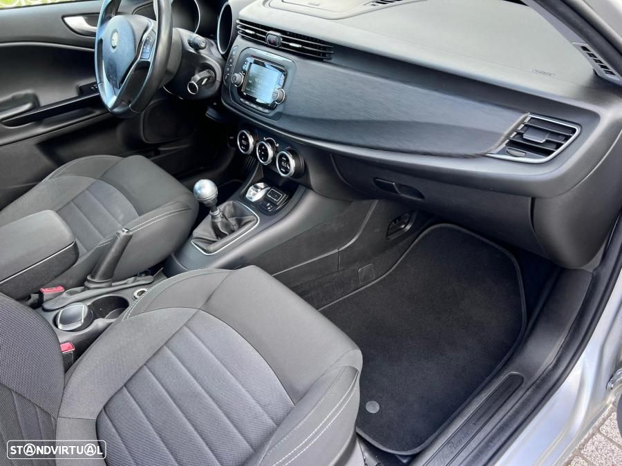 Alfa Romeo Giulietta 1.6 JTDM Distinctive 57X - 21