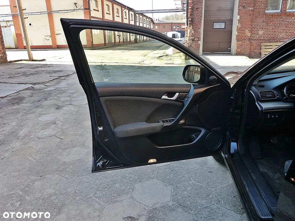 Honda Accord 2.0 Executive - 17