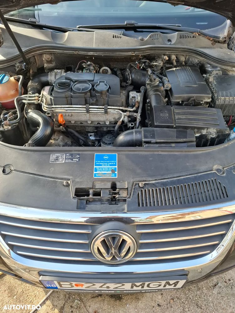 Volkswagen Passat 2.0 TDI Highline - 28