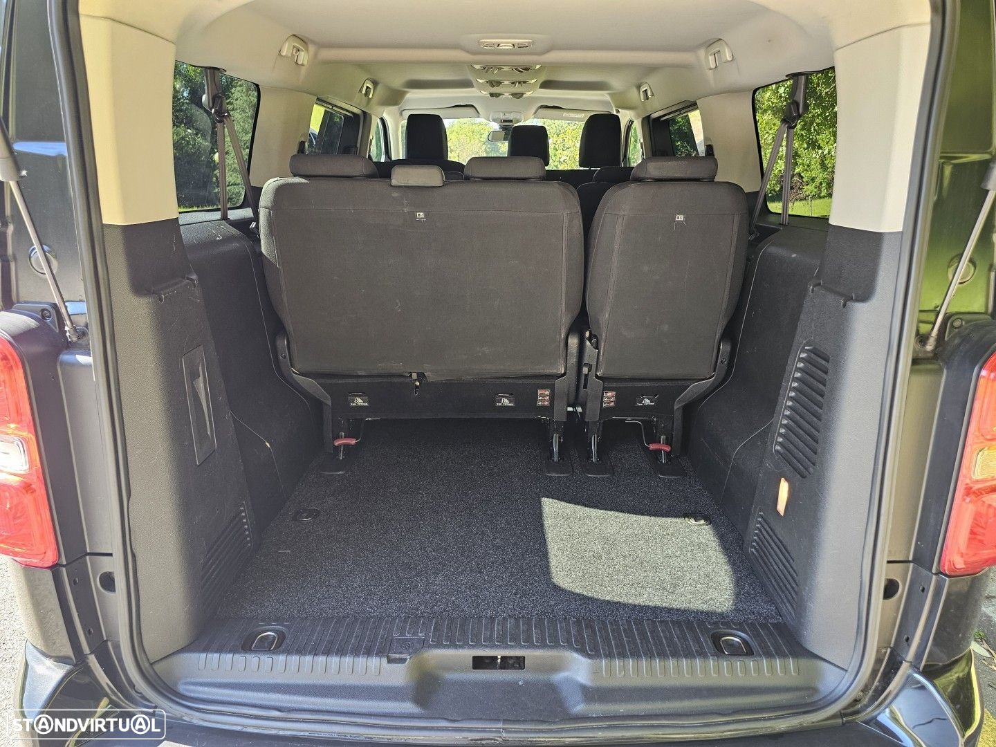 Peugeot Traveller 2.0 BlueHDi L2H1 Allure Standard - 22