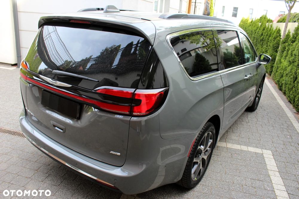 Chrysler Pacifica - 27
