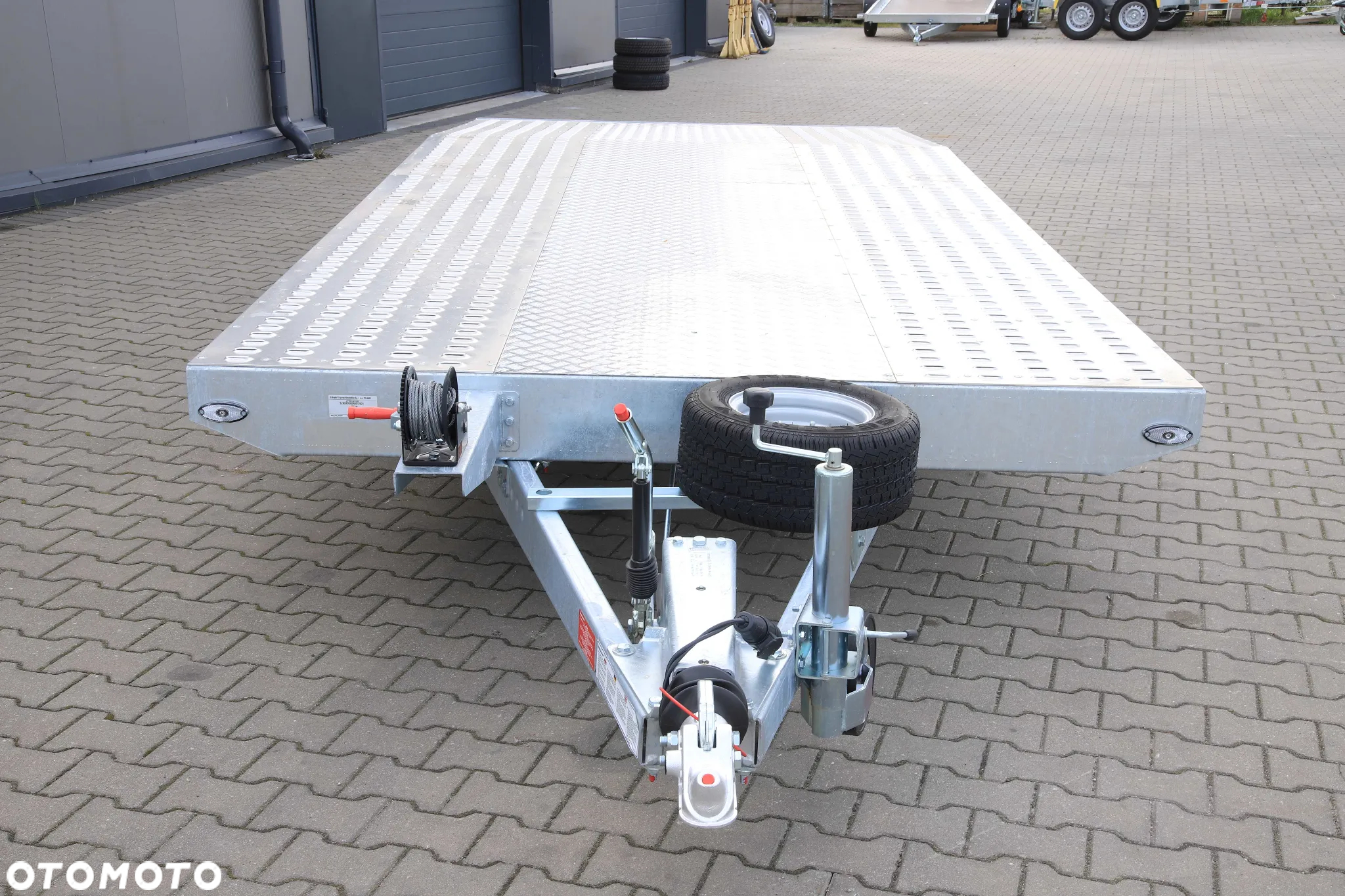 Niewiadów Jupiter 5x2.1+alu ryfel 3 osie DMC 3500 kg Koła 195R10C - 4