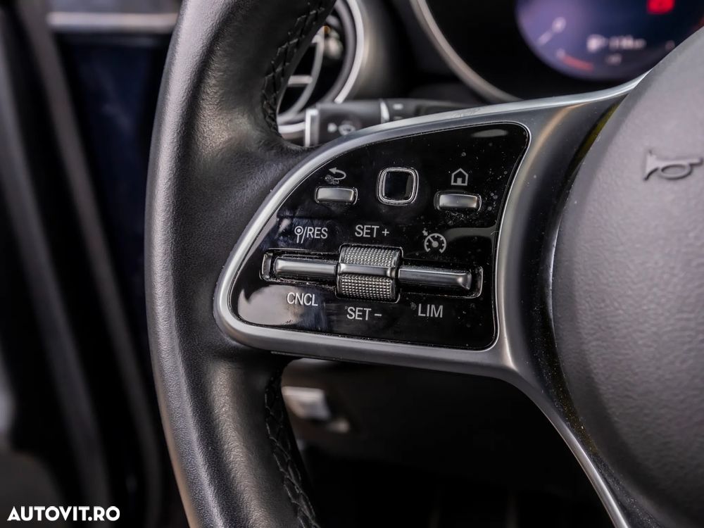 Mercedes-Benz GLC 300 e 4MATIC - 19