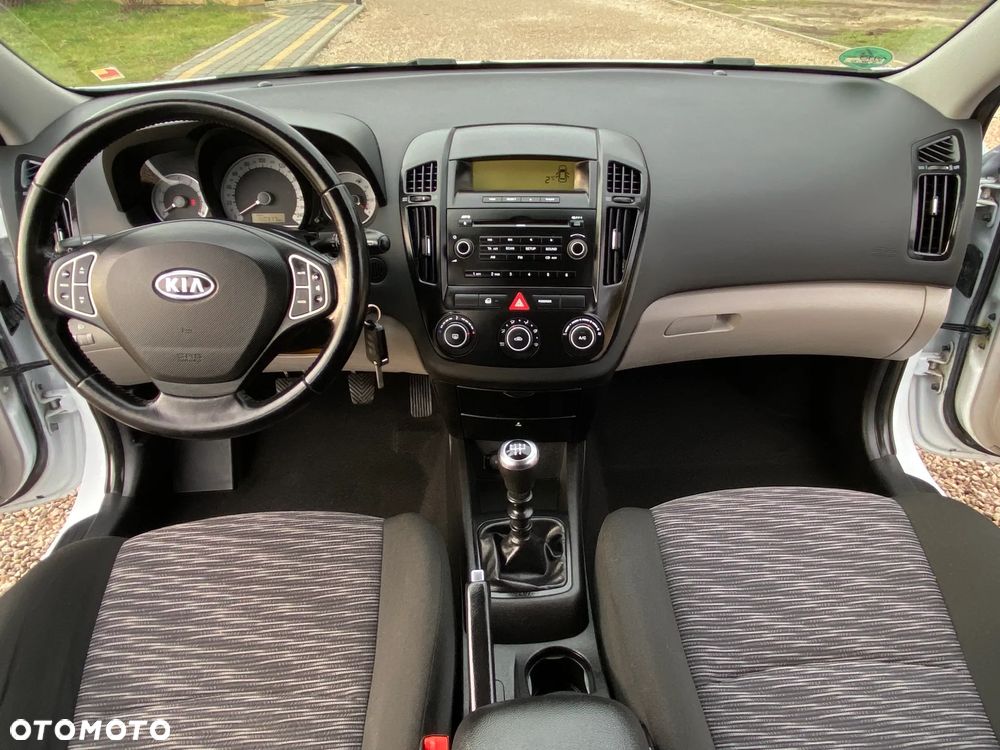 Kia Ceed 1.4 CVVT EX - 23