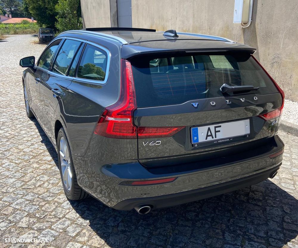 Volvo V60 2021 photo 2