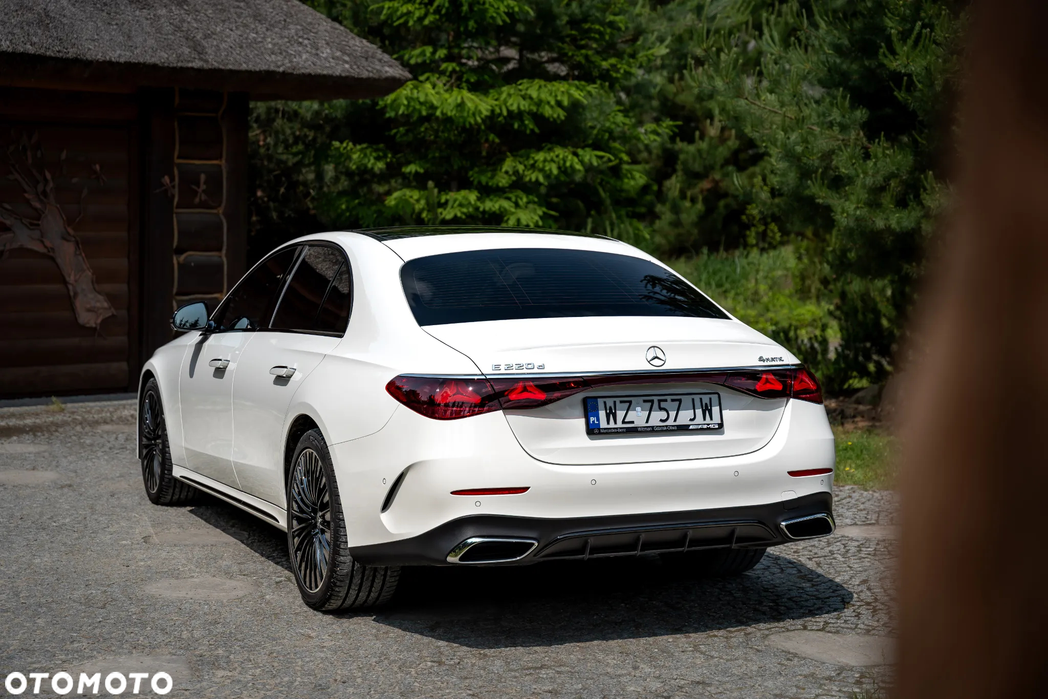 Mercedes-Benz Klasa E 220 d 4-Matic Exclusive - 3