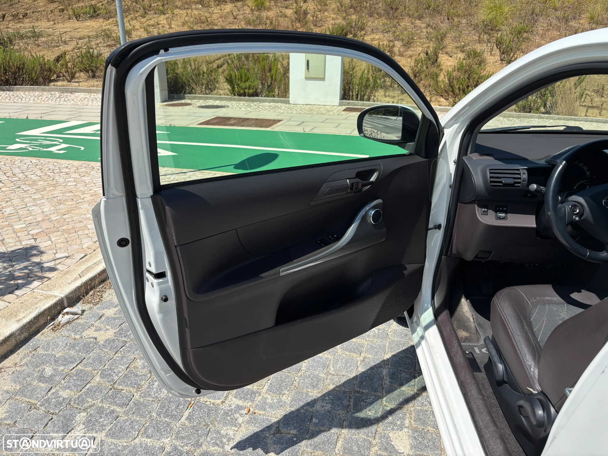 Toyota iQ 1.0 VVT-i 2 EP+NAVI+Bluetooth - 14
